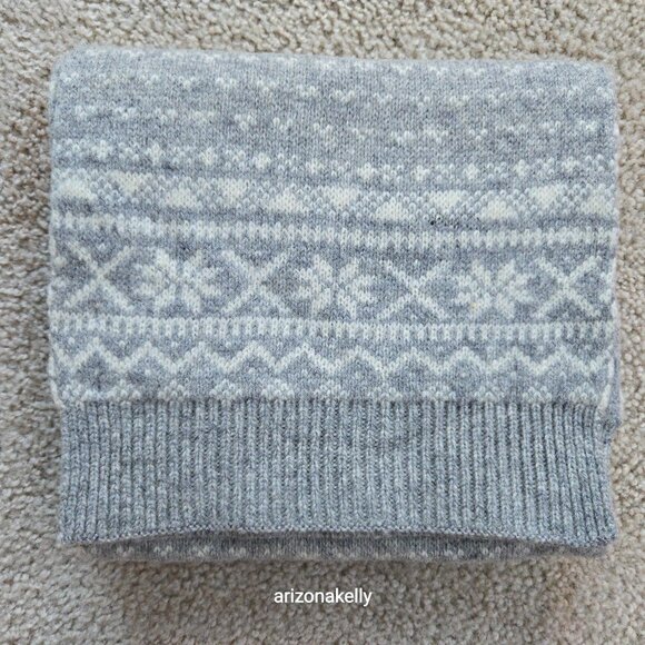 NWT Brooks Brothers 346 Knit Wool Snowflake Fair Isle Scarf Grey White - Picture 7 of 10